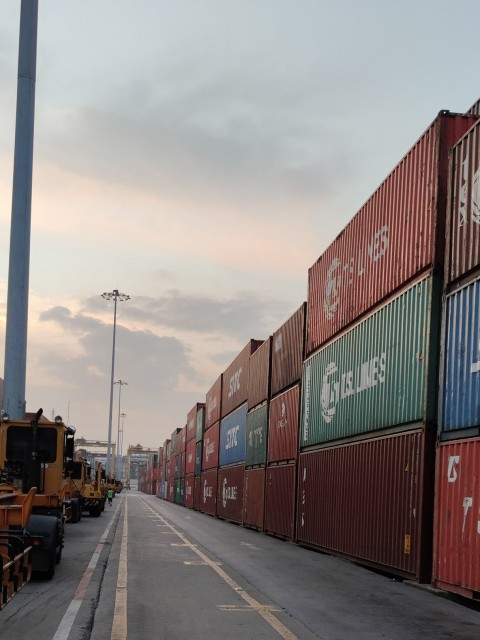Autorizan el traslado de mercadería a depósitos fiscales para abaratar costos