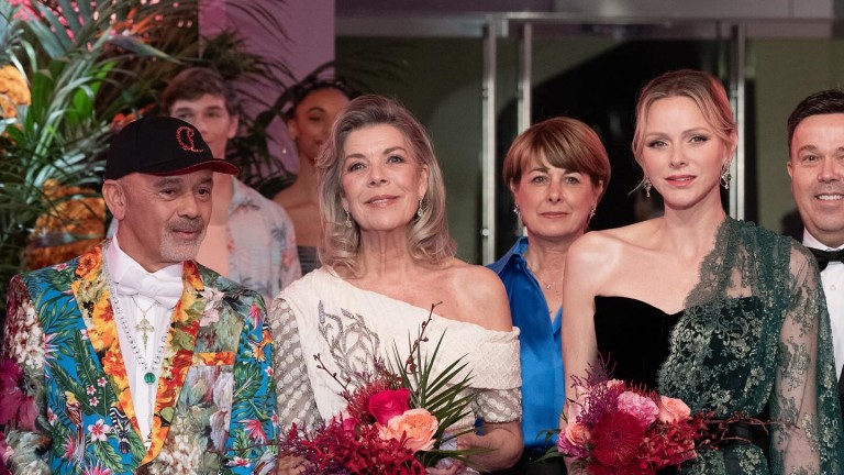  El Baile de la Rosa 2025: una noche mágica de lujo, arte y solidaridad en Mónaco